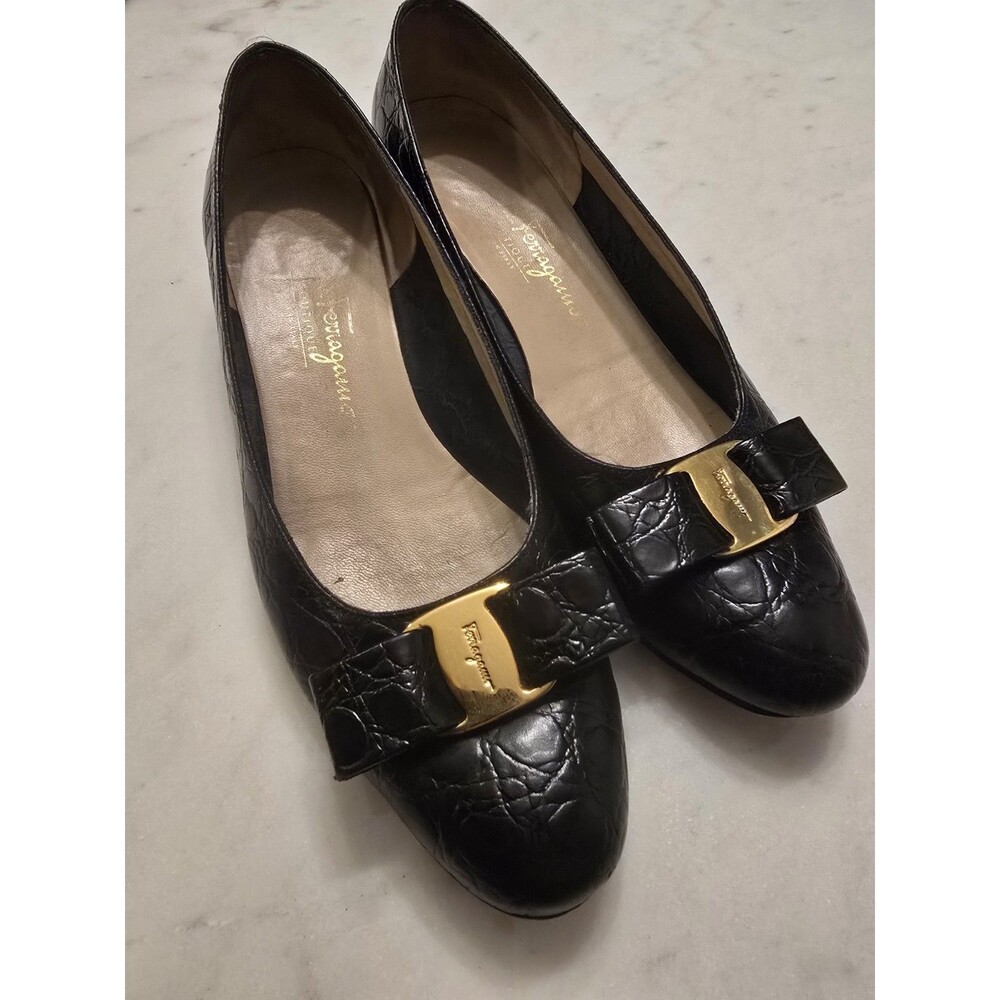 Salvatore Ferragamo Pumps Women 7.5 B Black Crocodile Embossed Leather Italy Vtg
